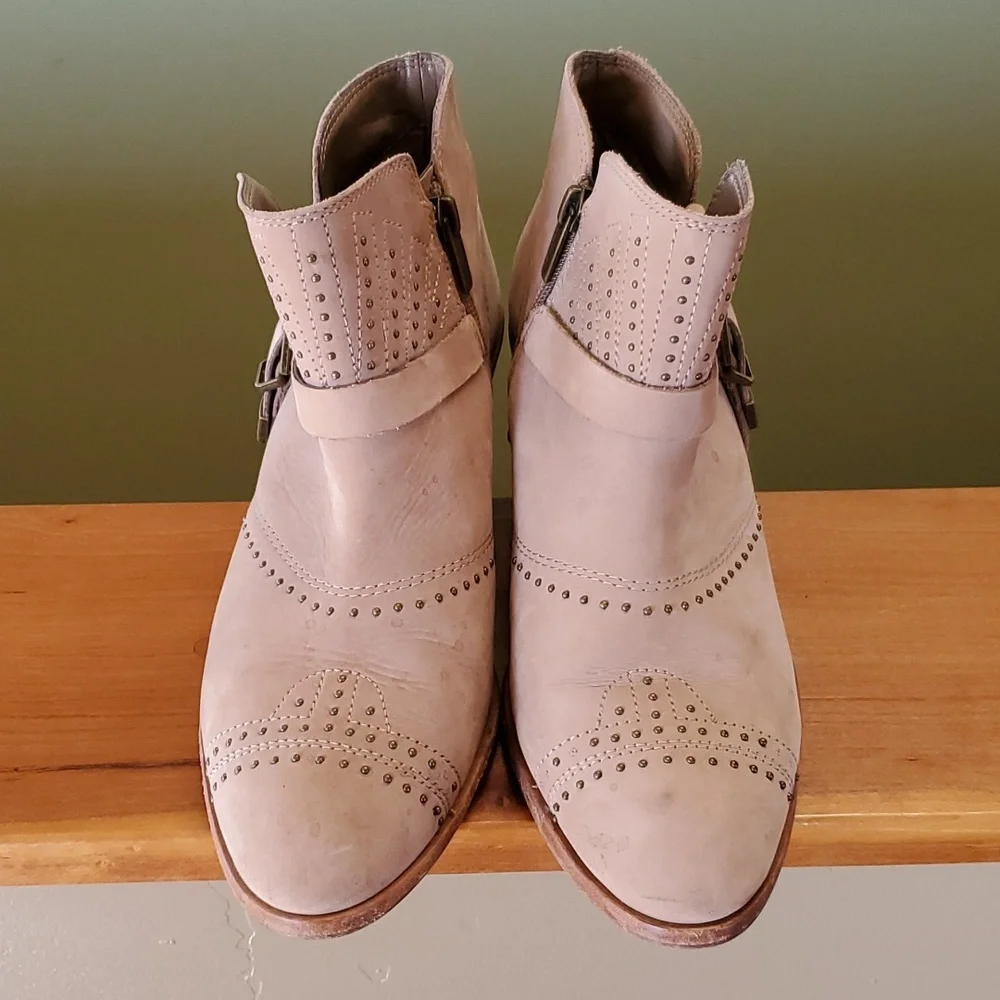 Vince Camuto booties - Picture 7 of 13